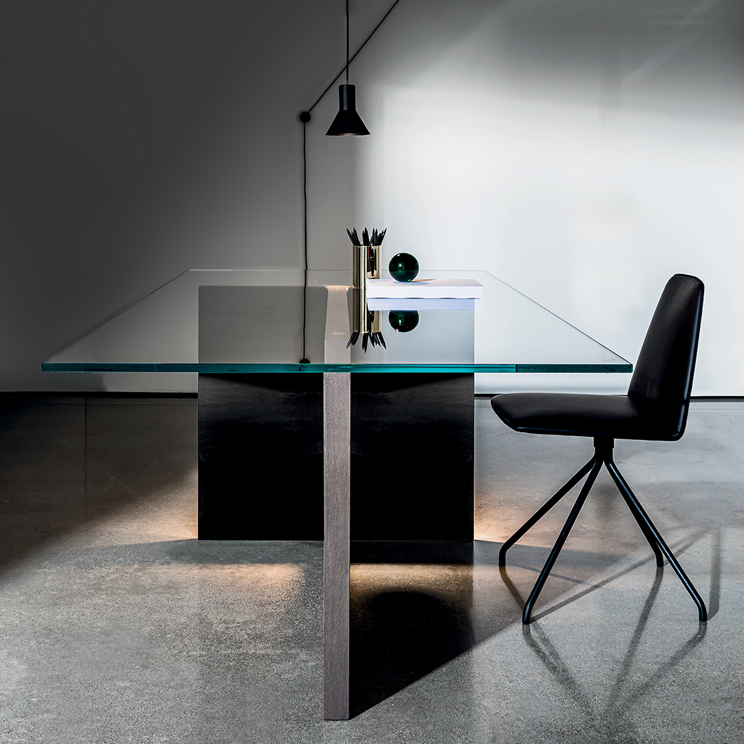 Sovet Regolo Table
